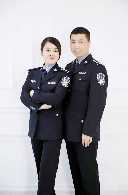 今天我们拆开了6名警察写的情书