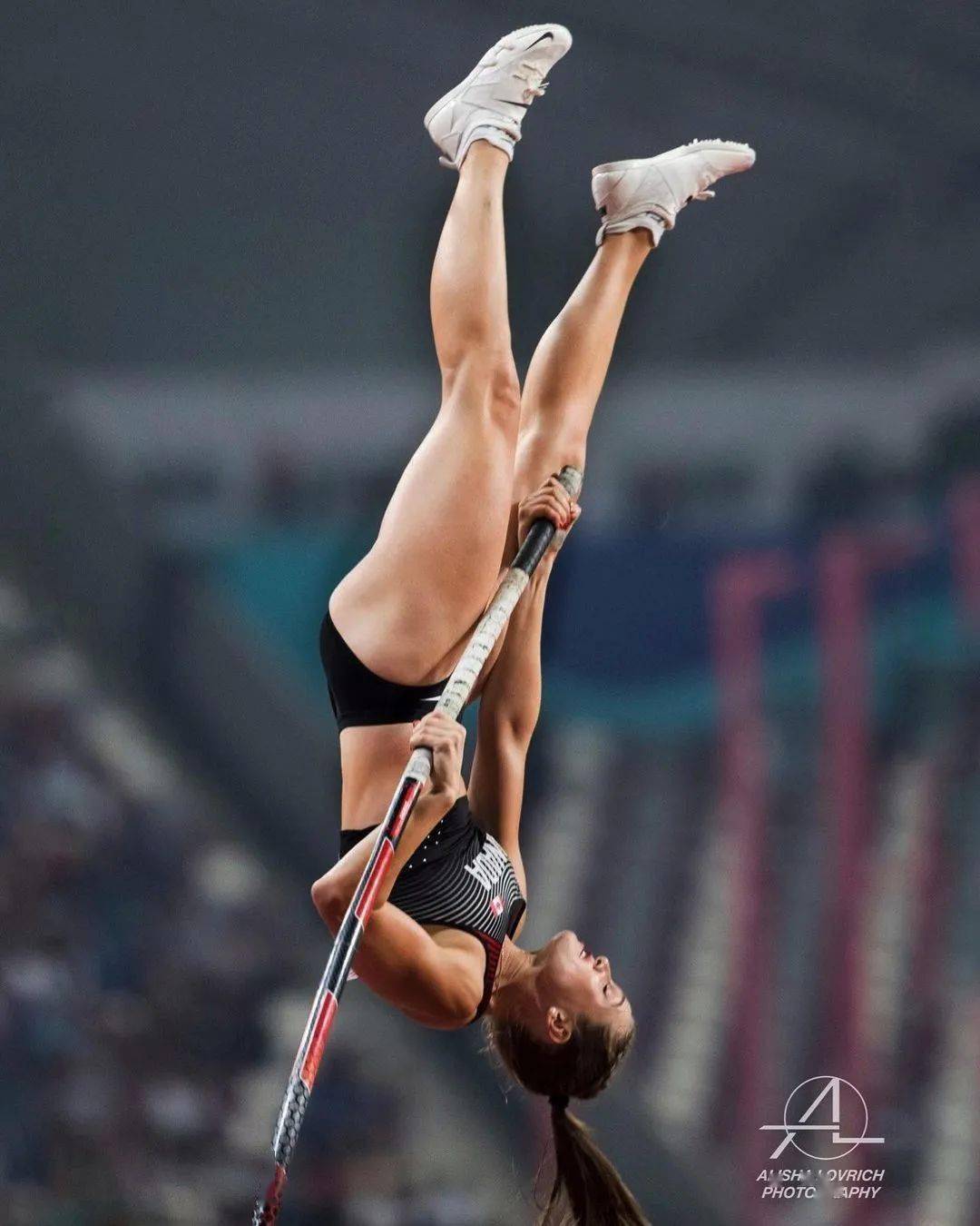 人气很高的撑杆跳运动员,加拿大全国记录保持者阿莉莎·纽曼 alysha