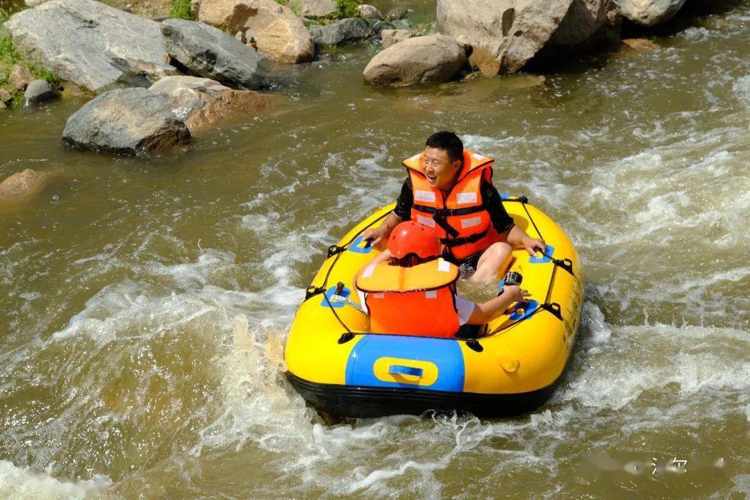 玩得尽兴玩得痛快让所有喜欢冒险的市民这里开设了漂流项目今年二狼山