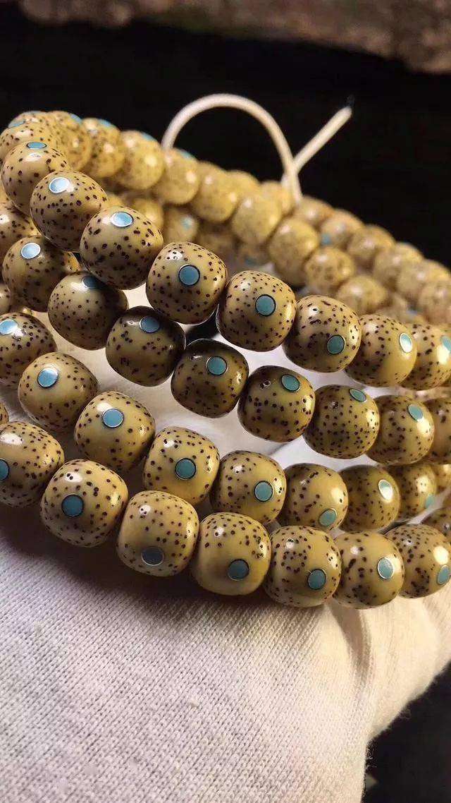 这样的老形星月黄金籽镶嵌绿松石好看么,大家给个建议