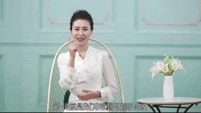 脸部|52岁王菲消失900天后，逼疯网友：终于明白为何她这么让人难忘