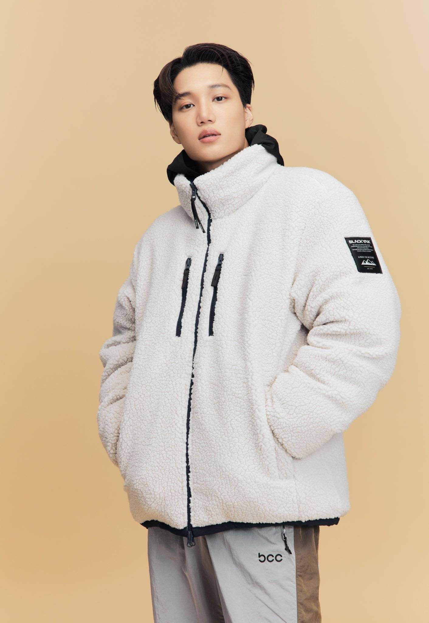 代言人kai最新秋冬季广告宣传画报,毛茸茸小熊上线