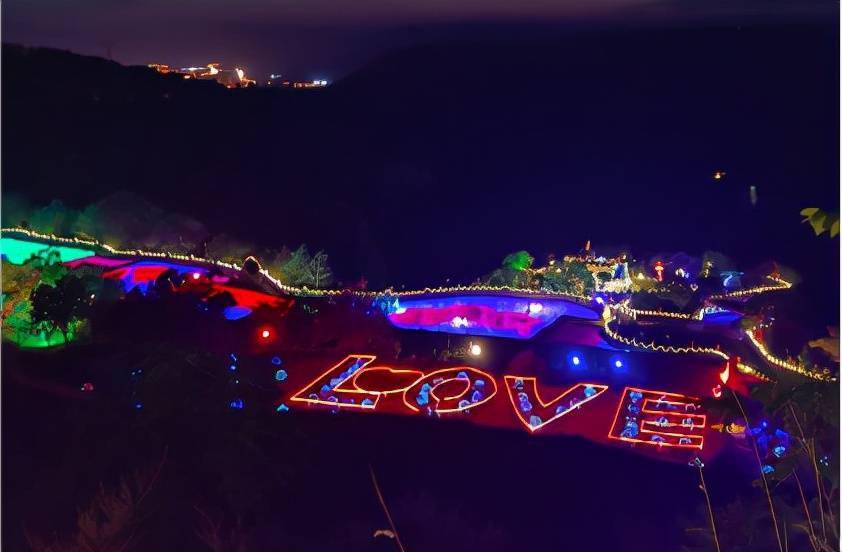 大方梯田花海夜景图片