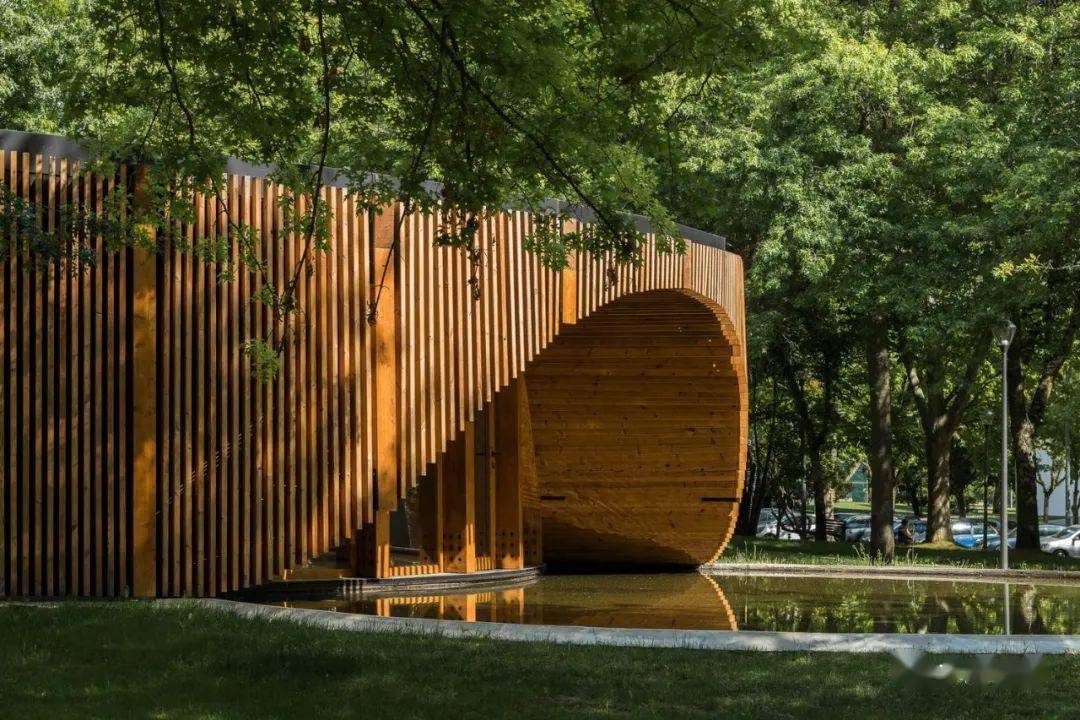 让圆形木屋成为自然的象征,alto témega游客中心_建筑