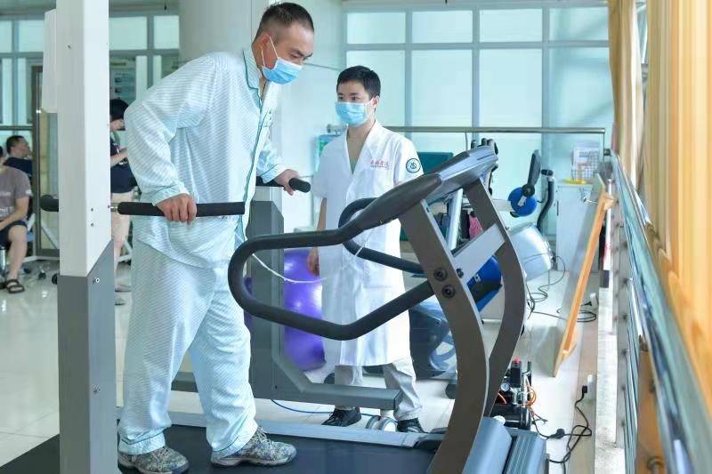 右腿|边防战士突发血栓 一场跨越三千公里的生命接力