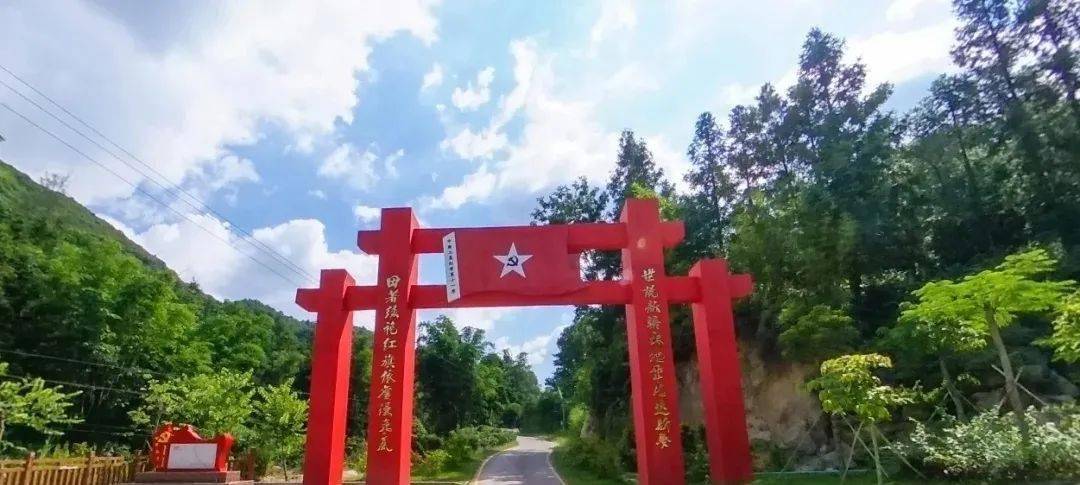 世田村位于潮安区登塘镇西北端,四面青山连绵,地理位置特殊,是土地