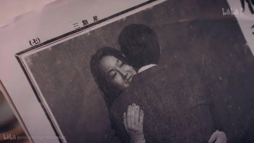 发型|《双镜》：假民国真塑料