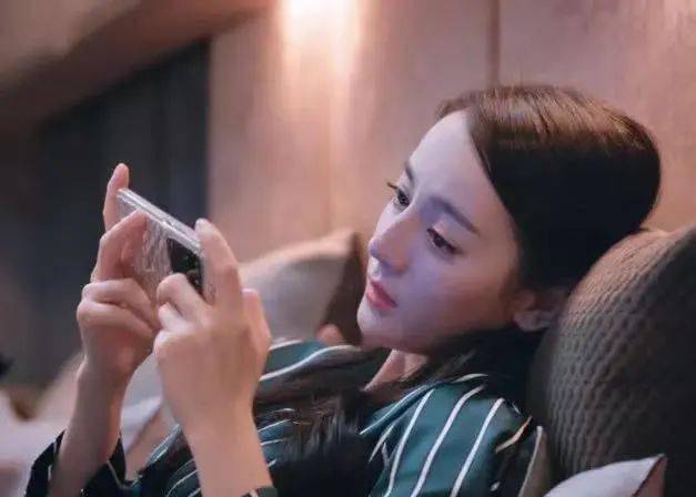 伊丽莎白·泰勒|乔晶晶于途的高甜戏,全被它抢镜了!