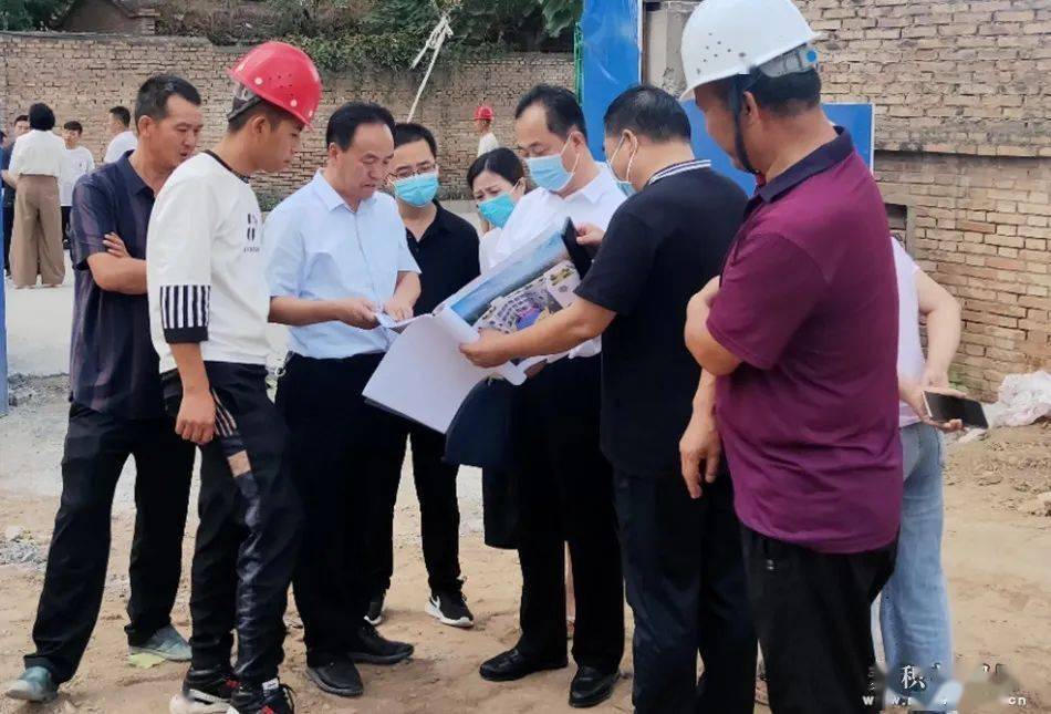 要求|成少平调研检查建新路幼儿园提升改造及周边环境综合整治工作