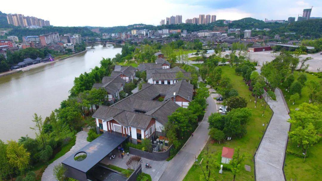 首位产业黄金水道驶来"恩阳号"_古镇