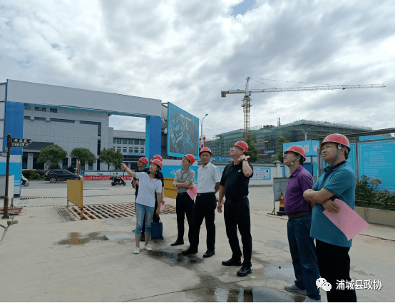 郑辉书记一行指出,在县财力十分有限的条件下,县委,县政府实施浦城县