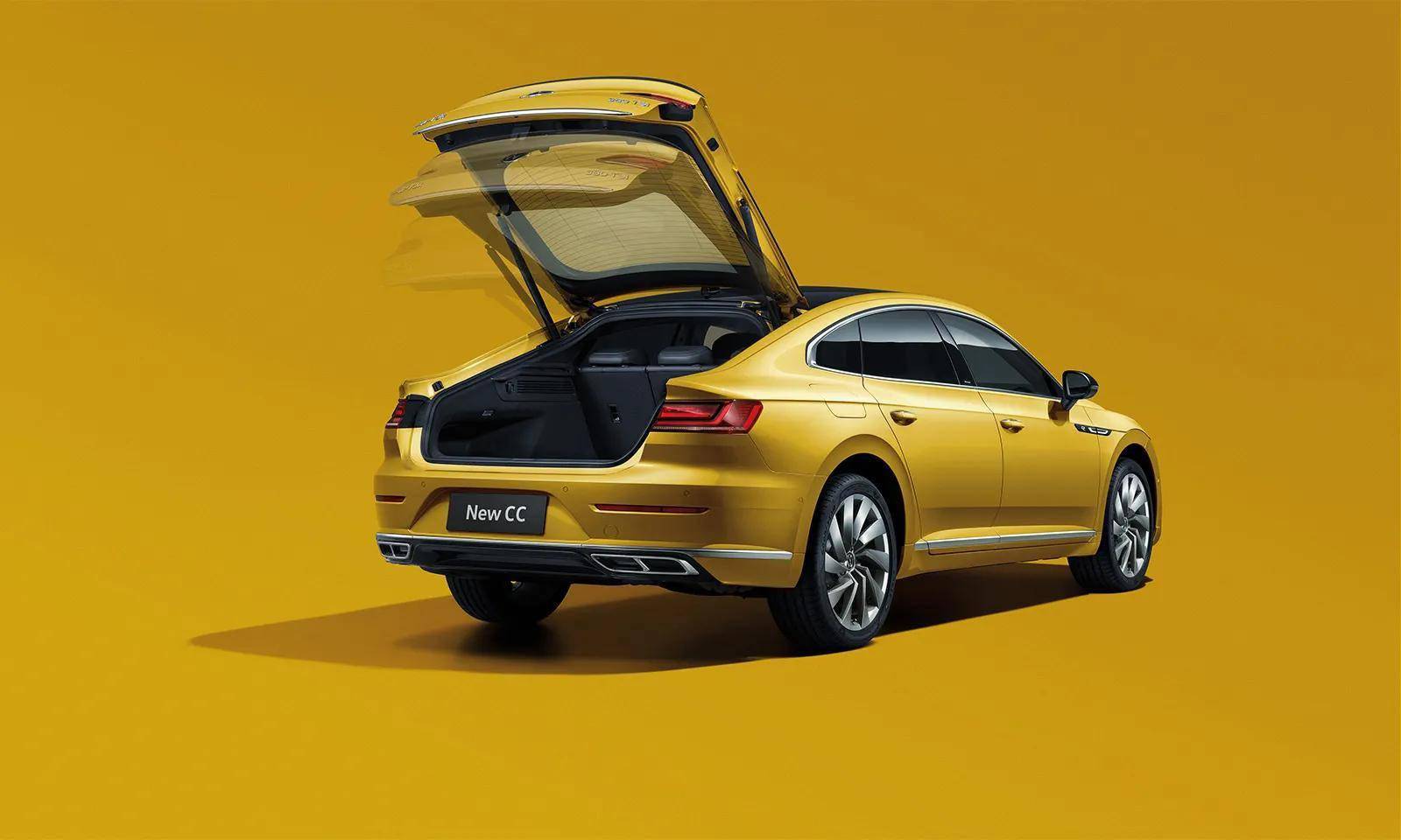 73万,落地在30万左右,大众cc是一款标准的b级运动轿跑车型,正常来说