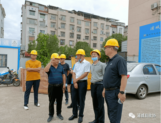 8月19日上午,县政协党组书记郑辉带队调研浦城县新城全民健身中心,梦