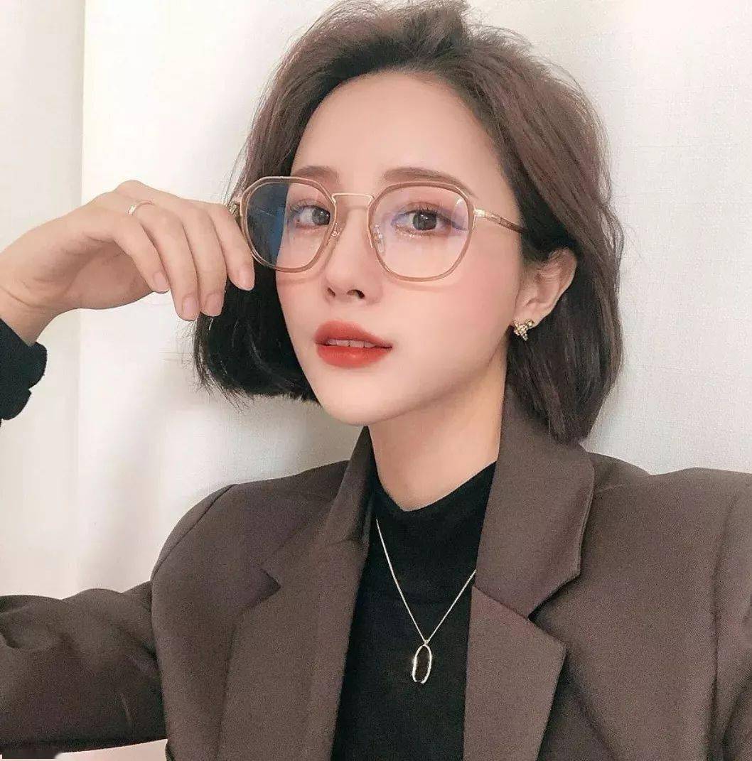 最适合入秋的显白温柔系甜点发色