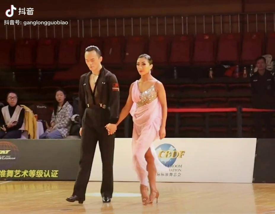 李玓赵蕾伦巴舞表演实在是太美了拉丁舞