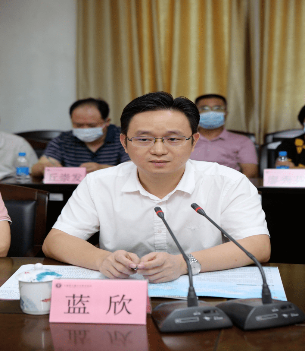 县委常委,常务副县长蓝欣蓝欣常委首先对大埔小学教育集团工作的开展