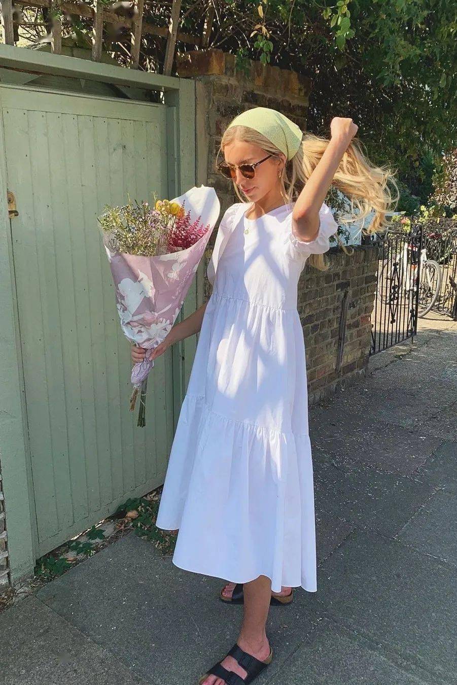 设计|一条娃娃裙，让女明星撞衫率显著提升！