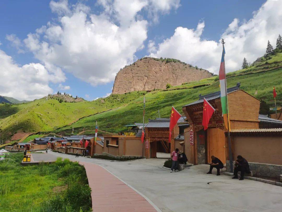 和质美价优的精品民宿,还打造了全县第一个自然村级的村级活动中心,在