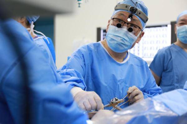 女士|“钥匙孔”里做手术：广东省人民医院珠海医院完成罕见心脏畸形矫治