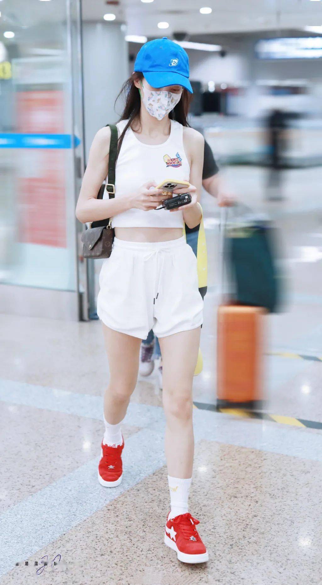 黑色|袜！这就是全身上下一秒变时髦的底色！