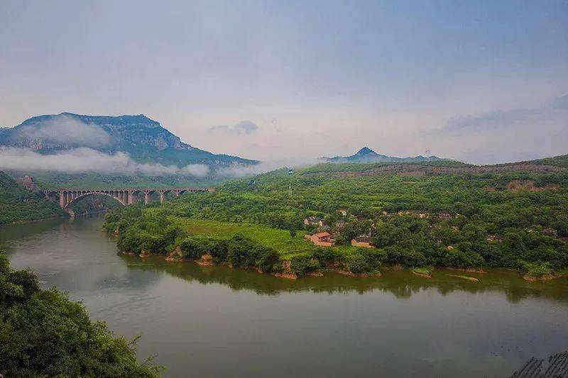 大自然的鬼斧神工——珏山太极湖