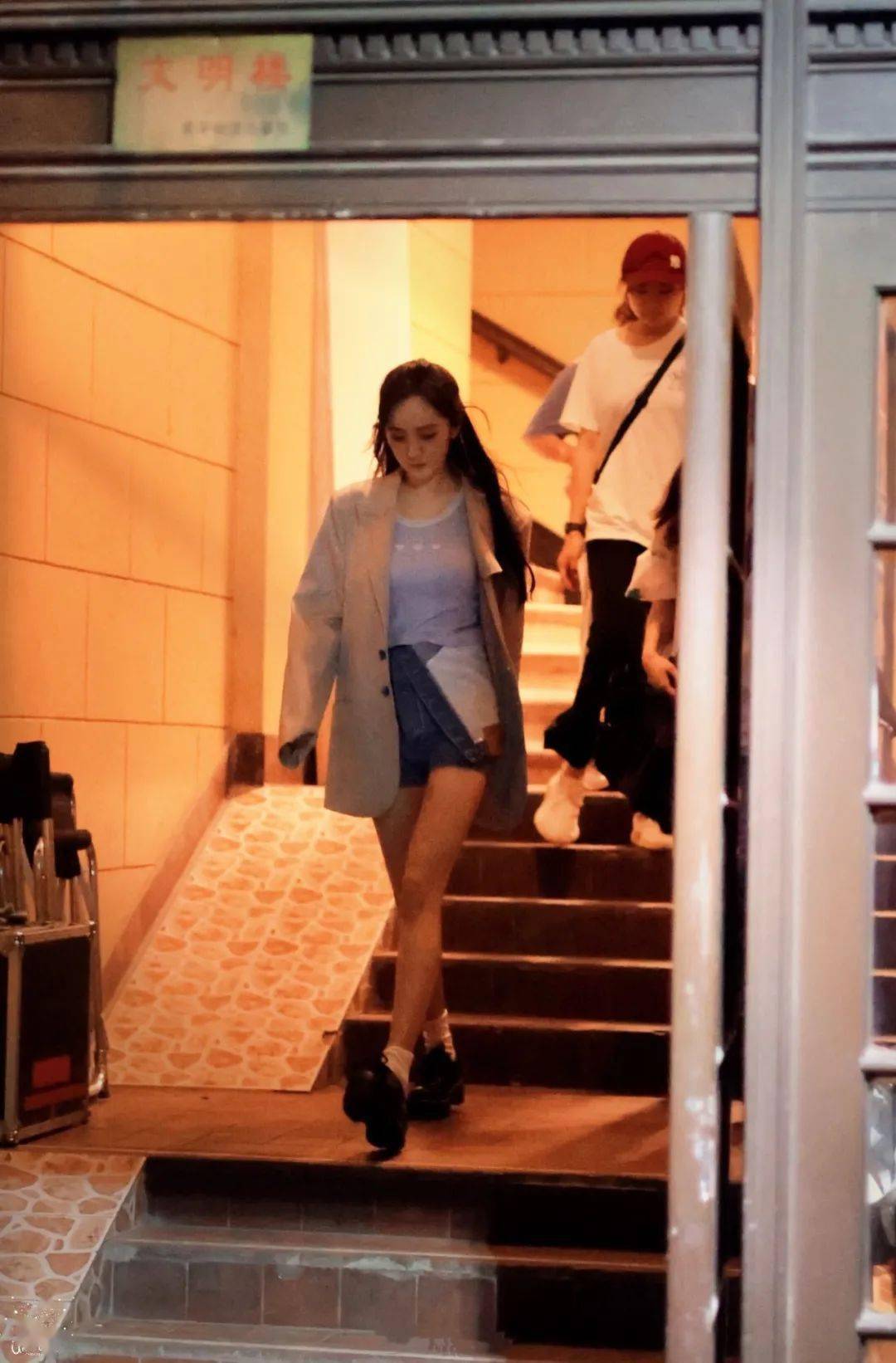 黑色|袜！这就是全身上下一秒变时髦的底色！