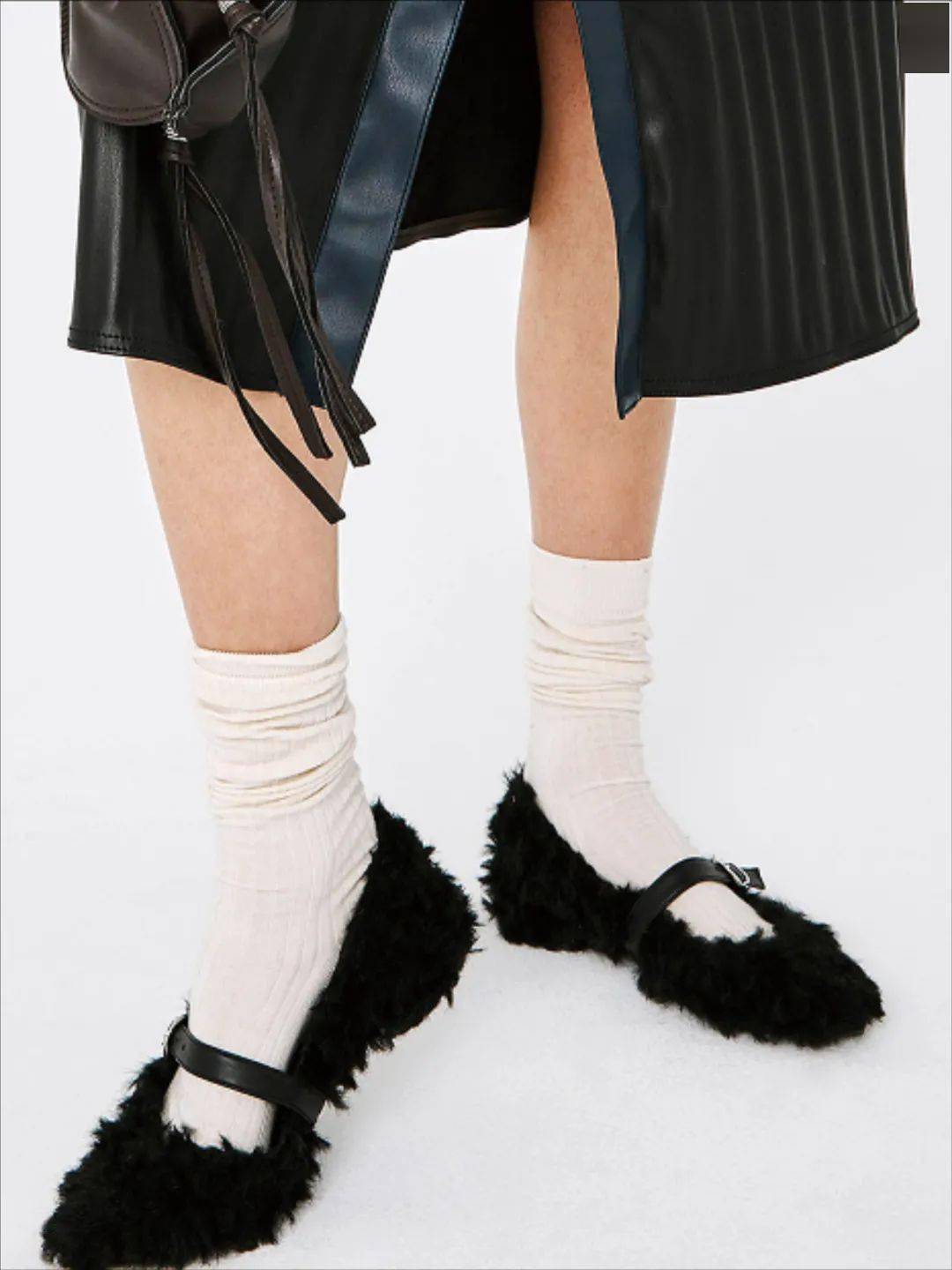 黑色|袜！这就是全身上下一秒变时髦的底色！