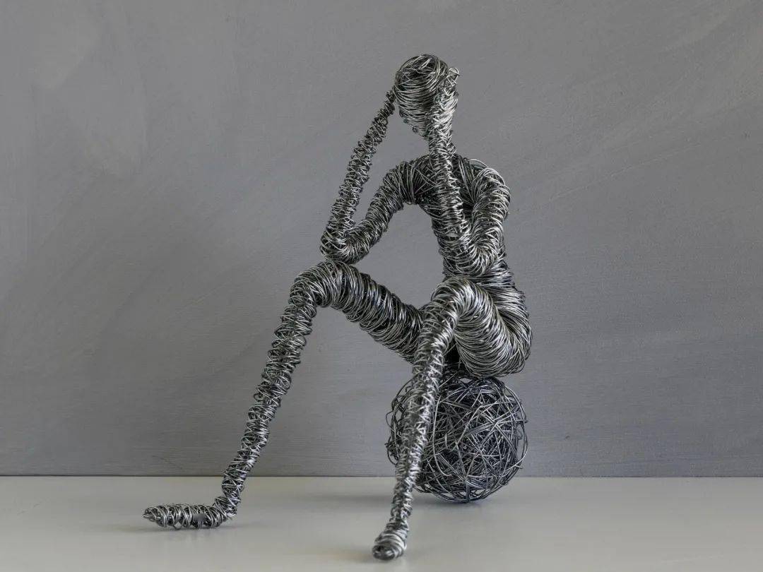 具有生命力的金属丝katerinaharitopoulou