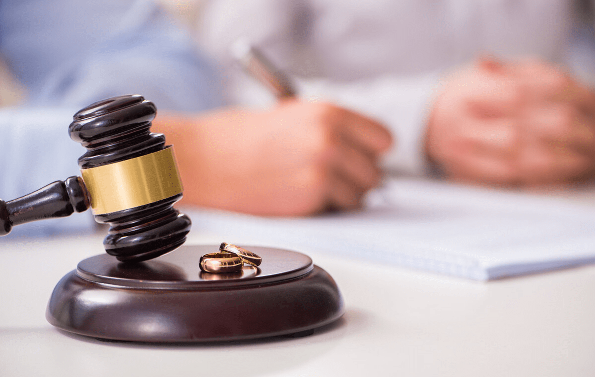 后很|许多父母不愿承认：二胎小时候是玩伴，长大后很容易变“仇人”