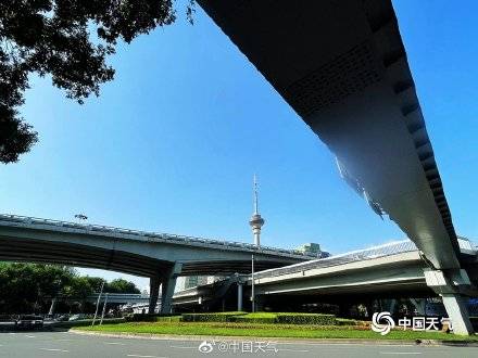 雨后北京天空再现超级蓝随手一拍就是风景大片 816新闻自媒体
