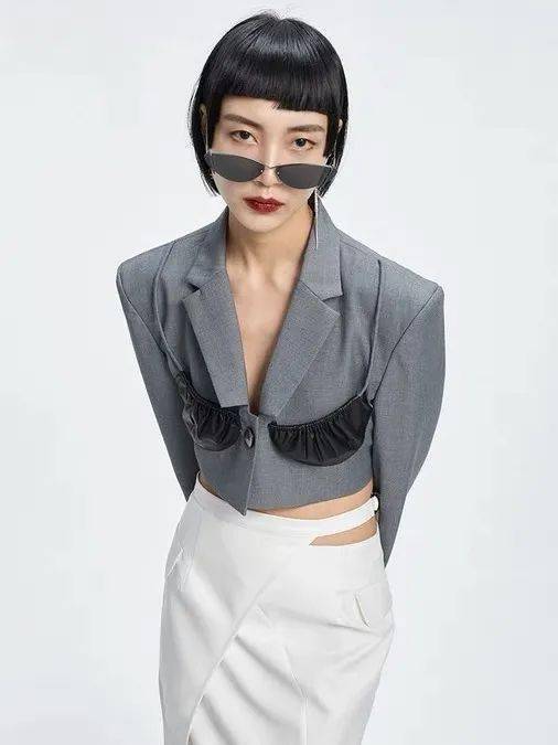 什么|换季穿什么？进来抄年轻人的答案