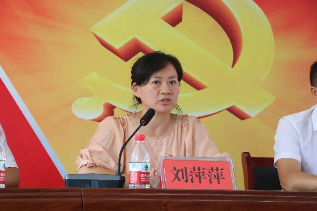 雁山区柘木镇举办学党史办实事助力莘莘学子求学梦活动