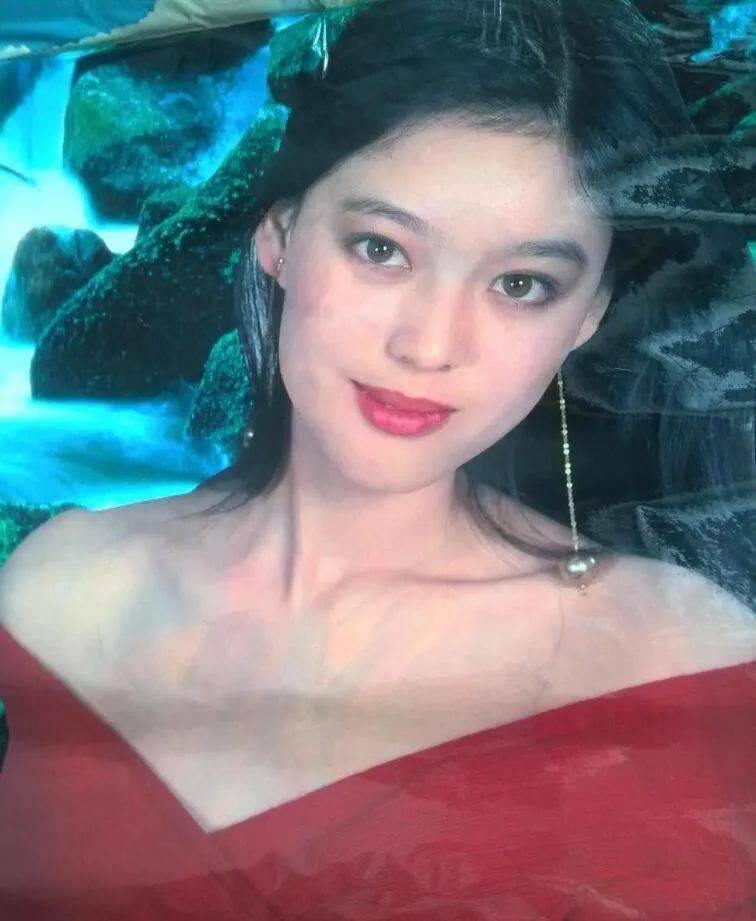 张弘郁雯殷亭如颜丙燕夏莎莎夏菁魏蓉谭晓燕宋佳石兰瞿颖刘晓庆胡冠珍