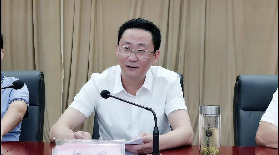 县政府主要领导调整的决定:杨军同志任中共平利县委委员,常委,书记