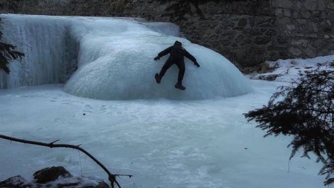 张钊|张钊：蠕动是对微小尝试的隐喻