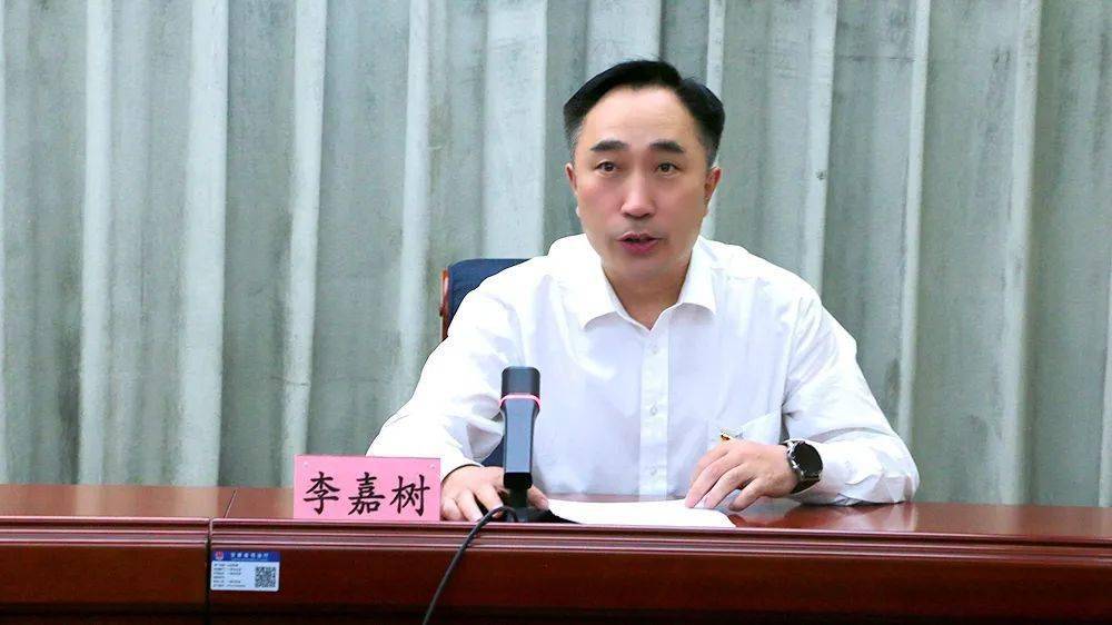 贾永宏强调,机关全体党员干部职工要坚定理想,坚守信念,做对党忠诚的