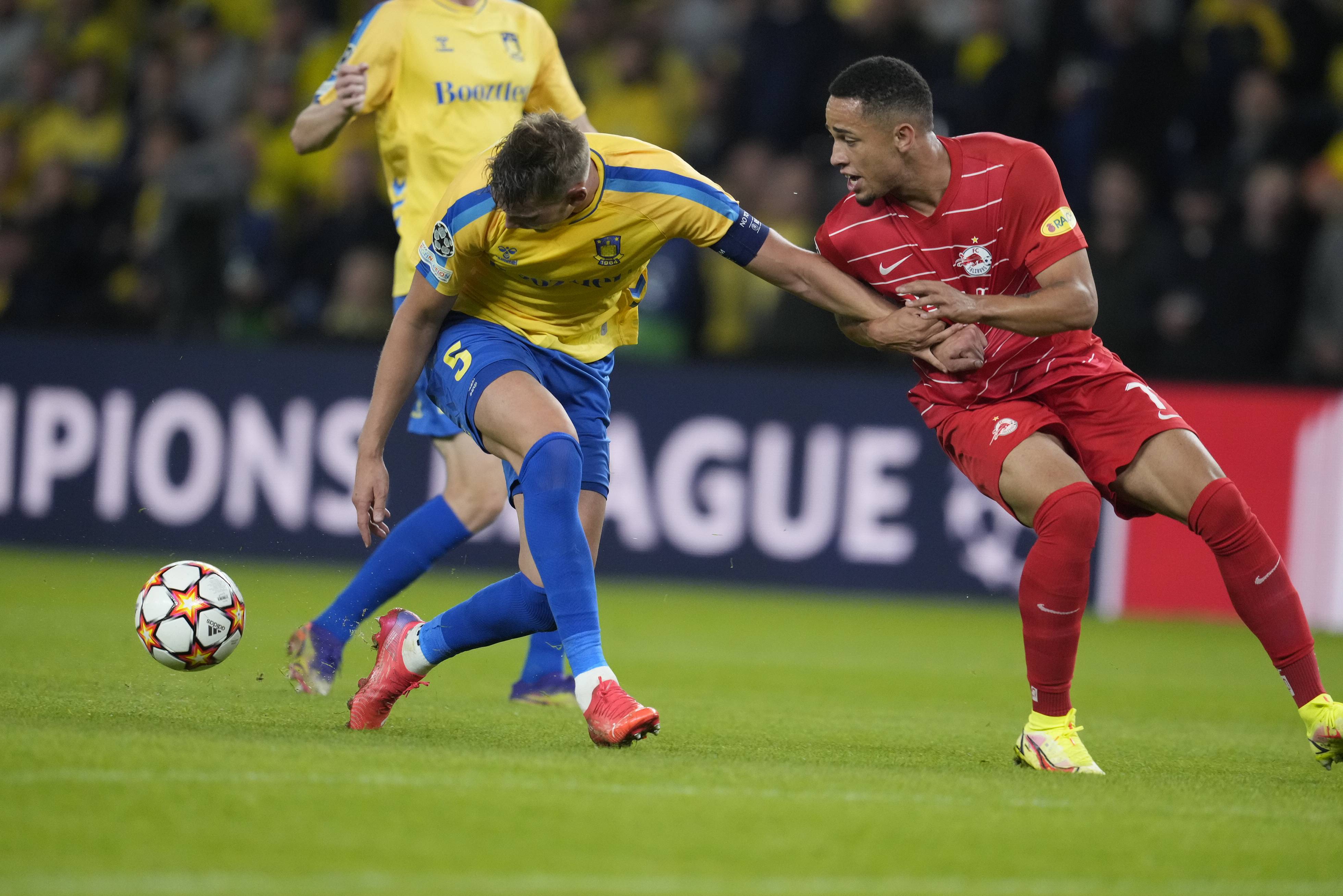 足球欧冠联赛萨尔茨堡红牛晋级正赛