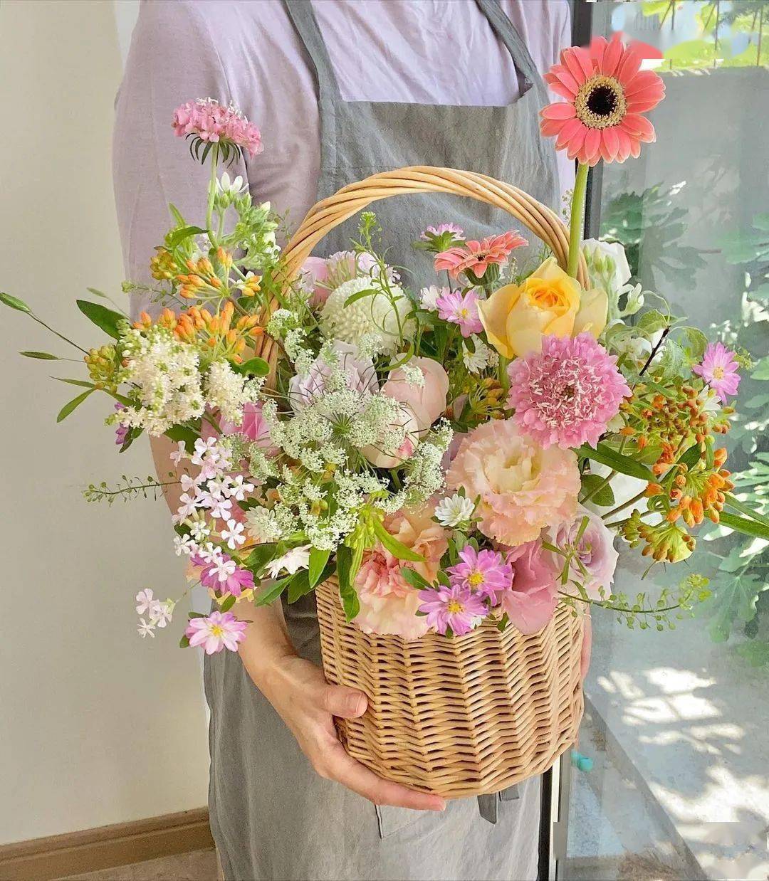 教师节花礼素材—韩式商业小花篮,给老师送上一篮子鲜花吧
