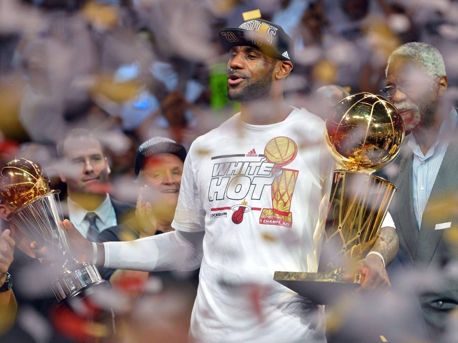 詹姆斯13年偷走fmvp3场得分未超20关键时刻靠韦德擦屁股