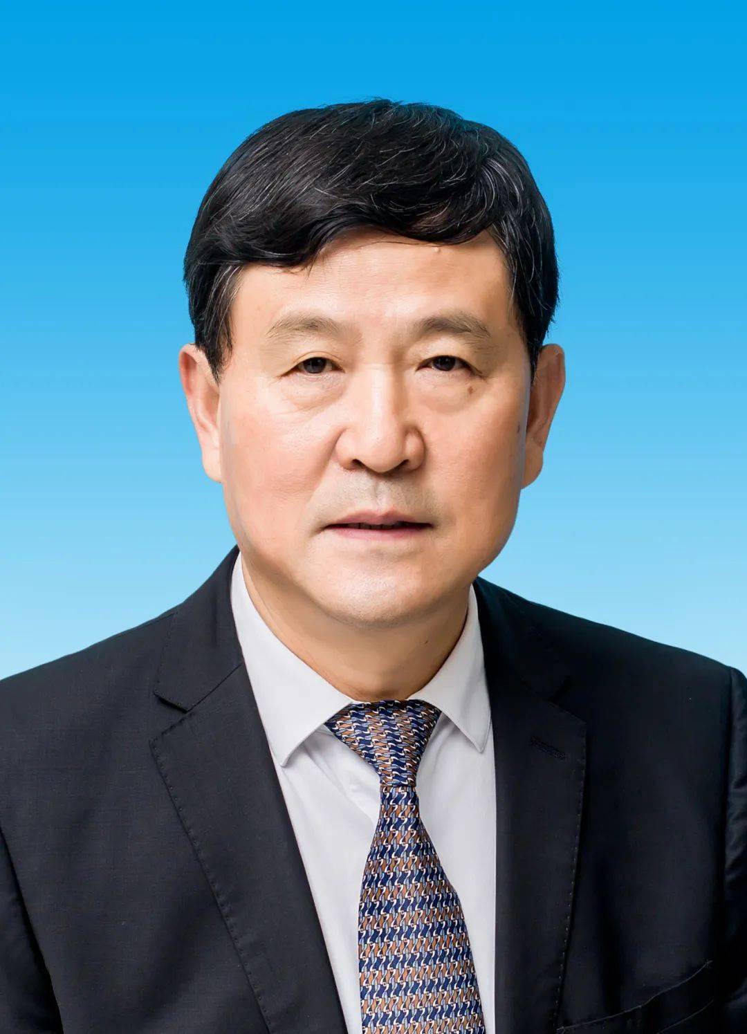 河北任免市长副市长主任副主任刚刚河北5市新一届人大