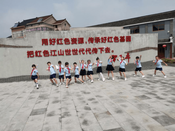 追寻红色足迹继承革命精神临平区乔司小学一5中队小红星队