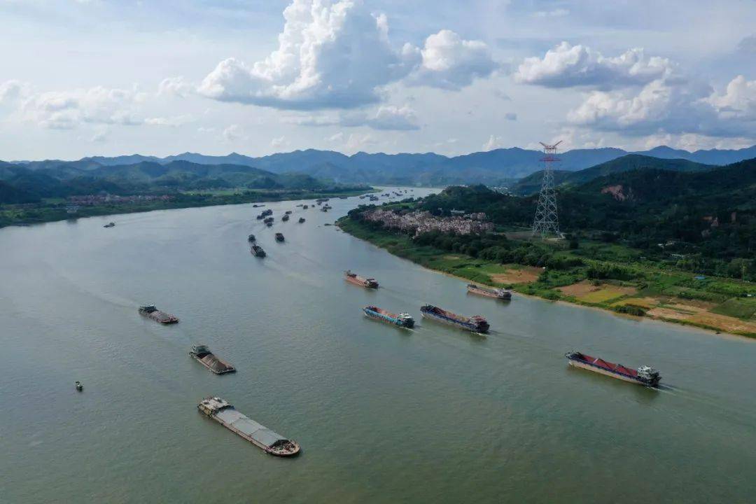 解封了西江云浮西江水厂段恢复正常航行