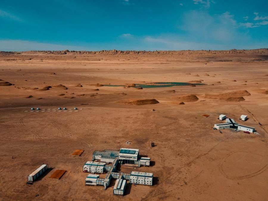 雅迪实力宠粉,骑冠能2.0"云探秘"青海冷湖"火星营地"_奈吉