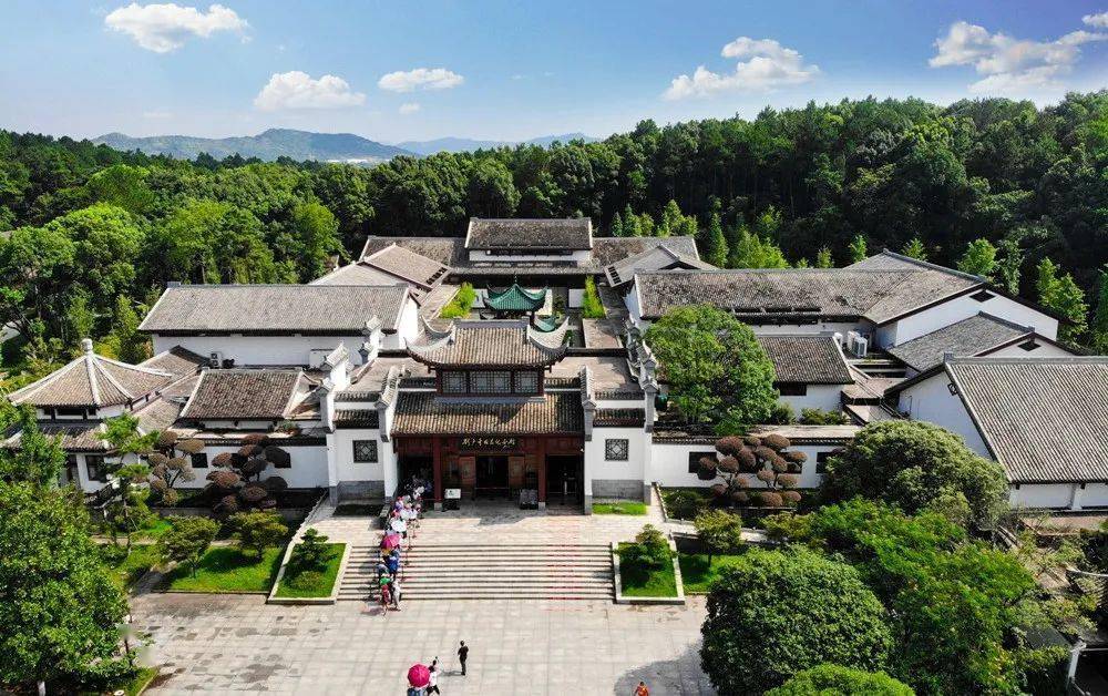 十佳特色文旅小镇: 花明楼红色文旅小镇,  灰汤温泉度假小镇