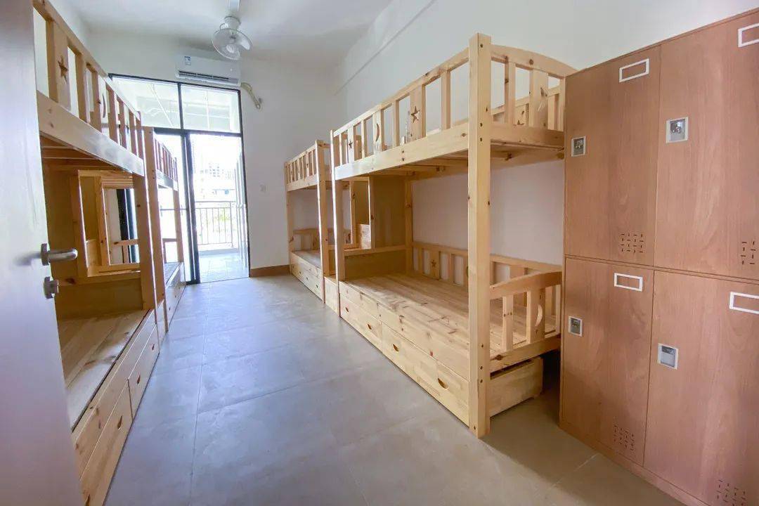 中山华附小学校区新校落成揭牌