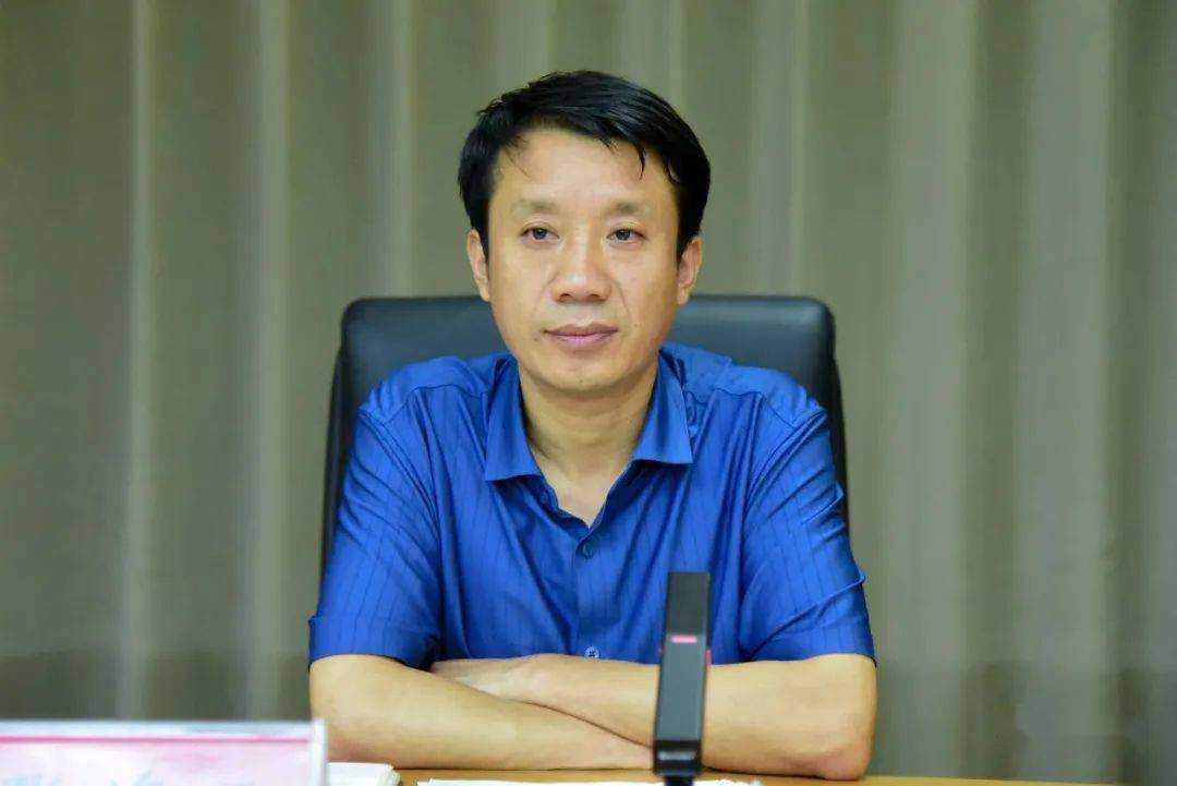 微石楼我县召开重点工程项目调度会张鹏耀出席并讲话
