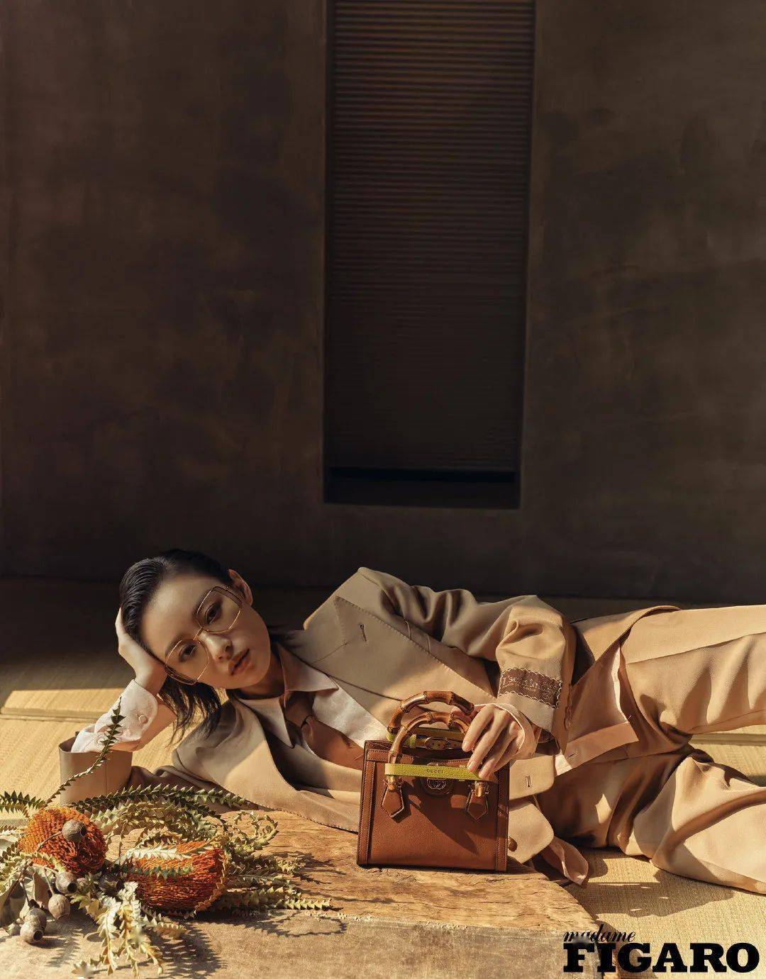 棕色|秋天背什么包？跟着这些明星抄作业就成！