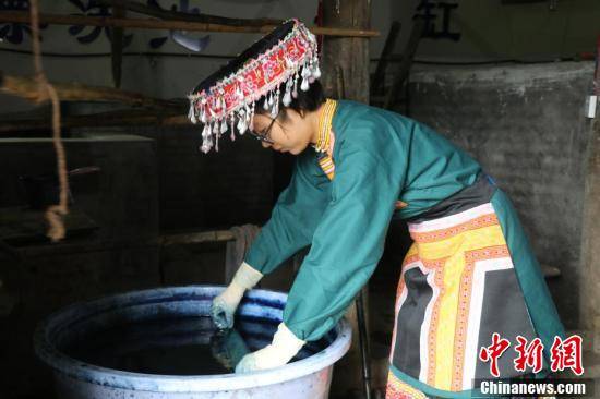 涂伊莎|四川古蔺川南苗族蜡染创作：让传统手艺大放异彩