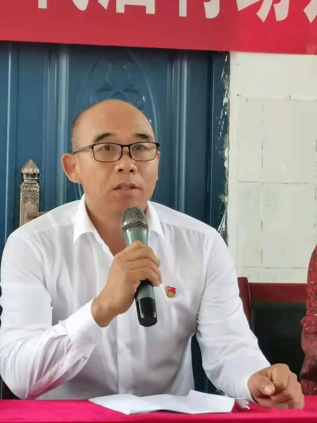 淮阳区大连乡代庙行政村召集本村各界人士举行助力乡村振兴座谈会