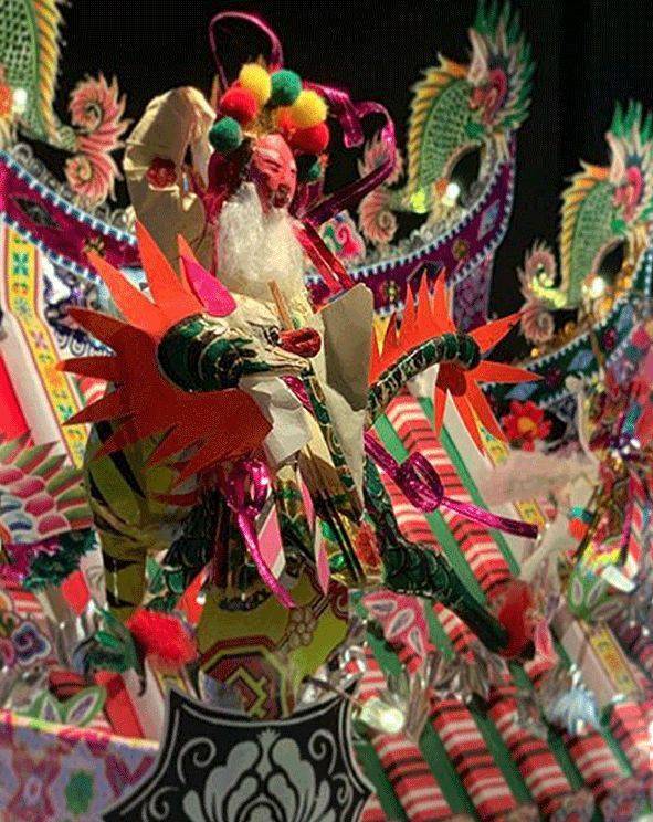 硬核文化输出痰盂之后中国人最忌讳的纸扎又在国外火了